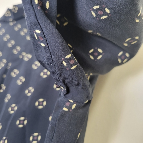 DKNY Silk Black Subtle Pattern Blouse 6 * READ - Picture 8 of 9